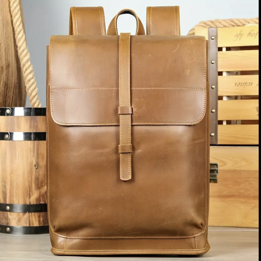 Obrázek z Kožený batoh na notebook s přezkou - City Vintage 